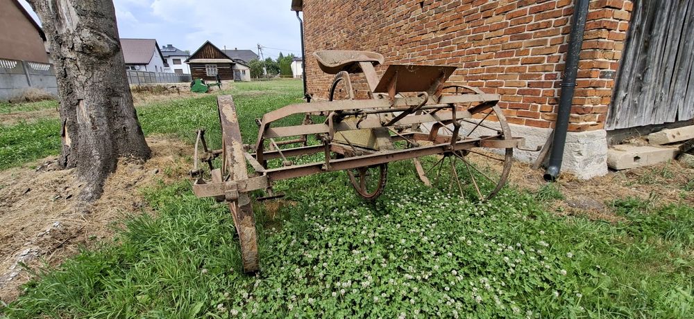 Przewracarka konna do siana, słomy. Zabytek