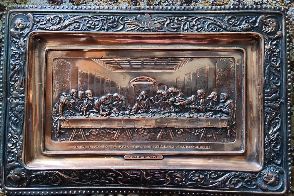 Placa Antiga em Relevo de Cobre "A Última Ceia" – Arte Sacra Vintage