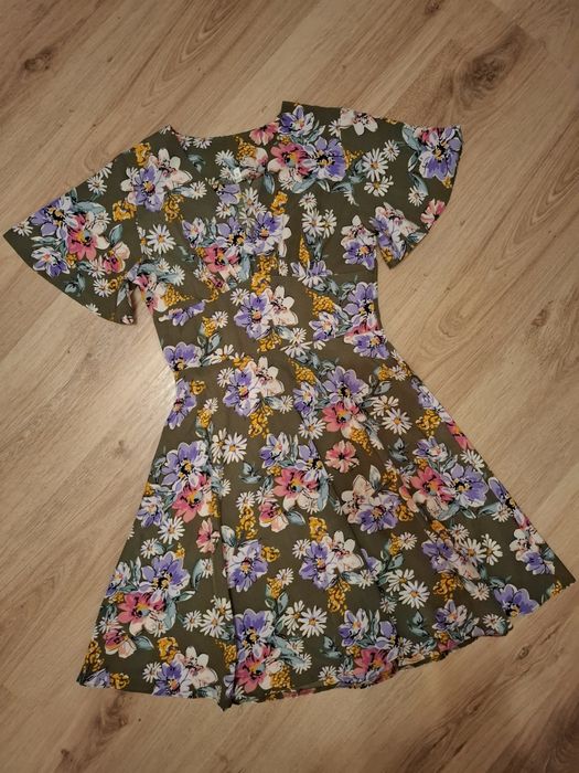 Продам літню сукню 42 розміру