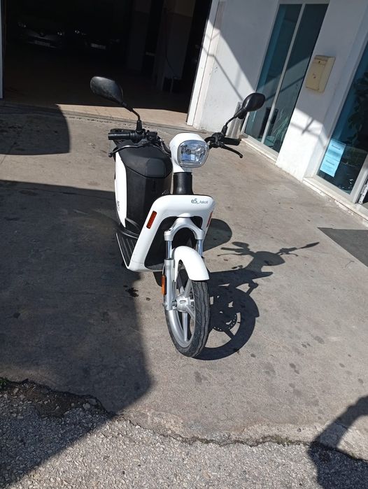 Scooter elétrica Askoll es-pro 50