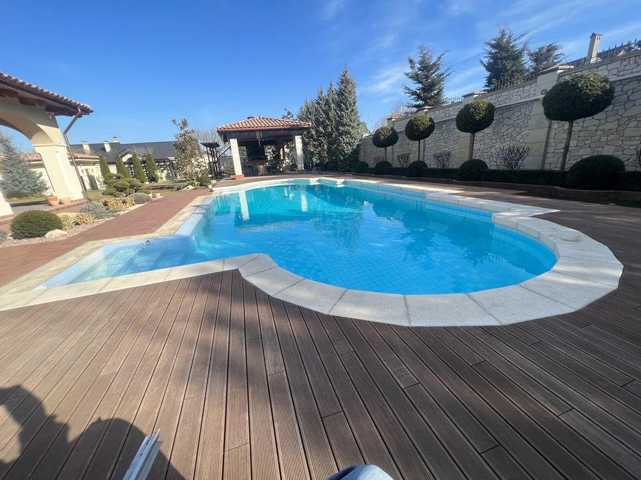 Обслуживания бассейнов ремонт и строительство.