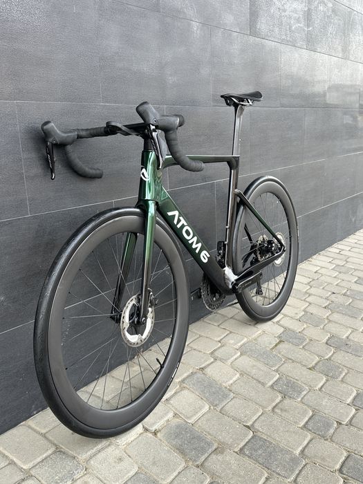 Топовий Бельгійський шосейник на 105 Di2 2/12 та карбон колесах