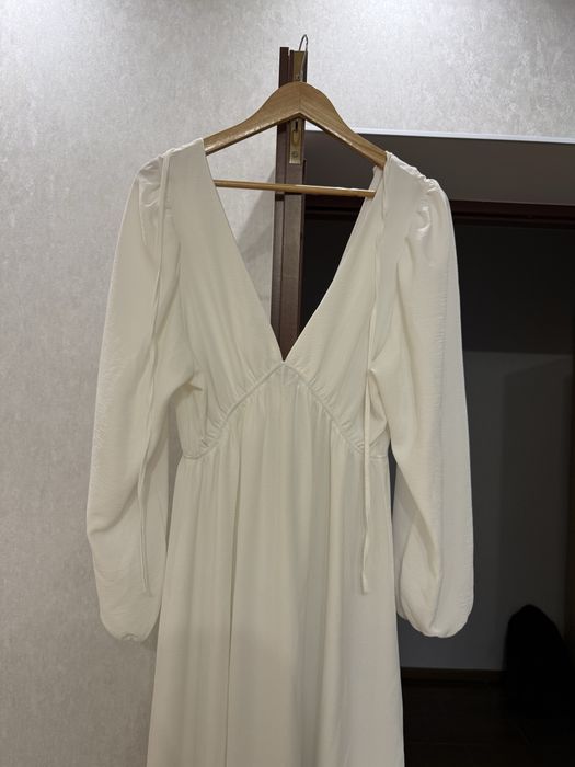 Сукня білого кольру L-XL
