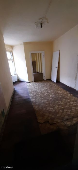 Przestronne 4-pokojowe mieszkanie z balkonem w centrum