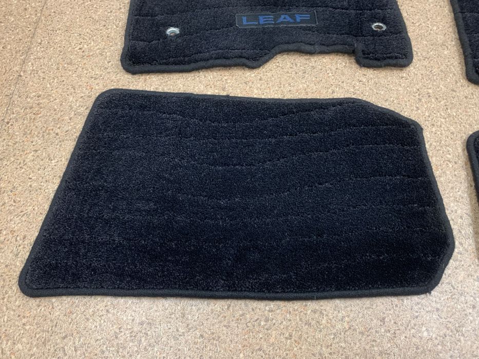 Оригінальні коврики  Nissan Leaf