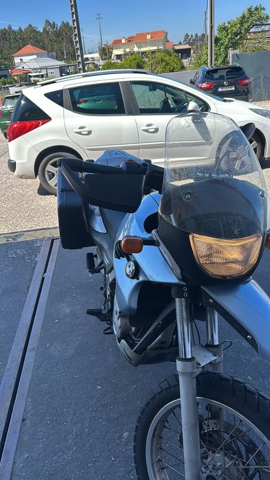 Mota bmw gs650f com kit de transmissão novo e pneus Bridgestone novos com menos de um mês