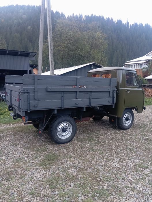 Уаз бортовий 3303