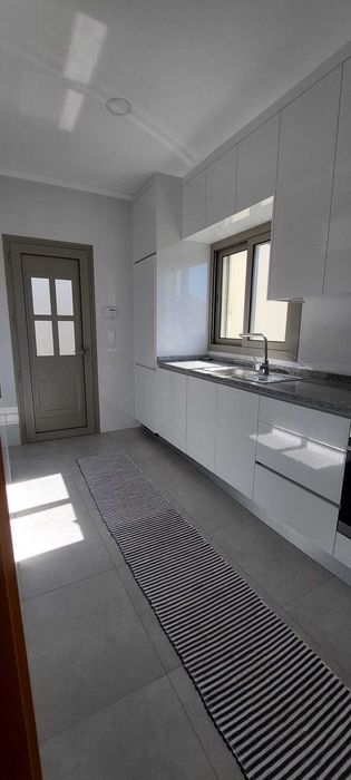 Arrenda-se - Moradia t2 Arcozelo praias