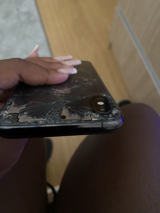 iPhone XS 64GB + 2 capas | Para reparação ou peças