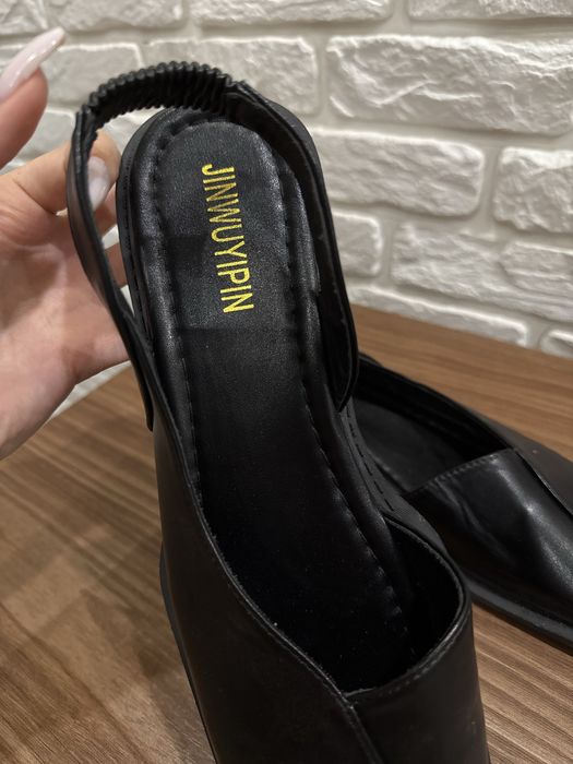 Damskie sandały czarne