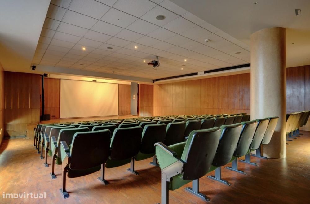 Quarto - localizado em Sete Rios Lisbon