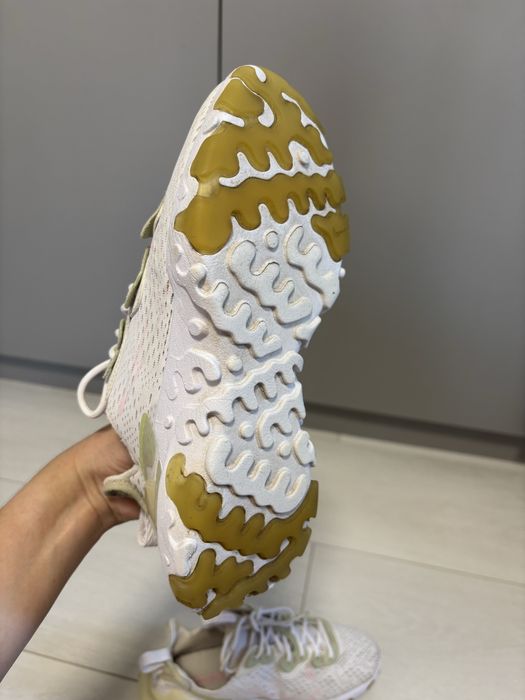 Кросівки жіночі Nike React Vision р.37
