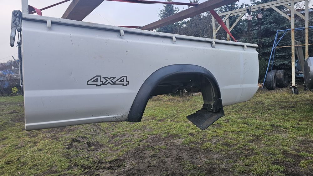 Nissan Navarra/Pickup paka zabudowa tył d22