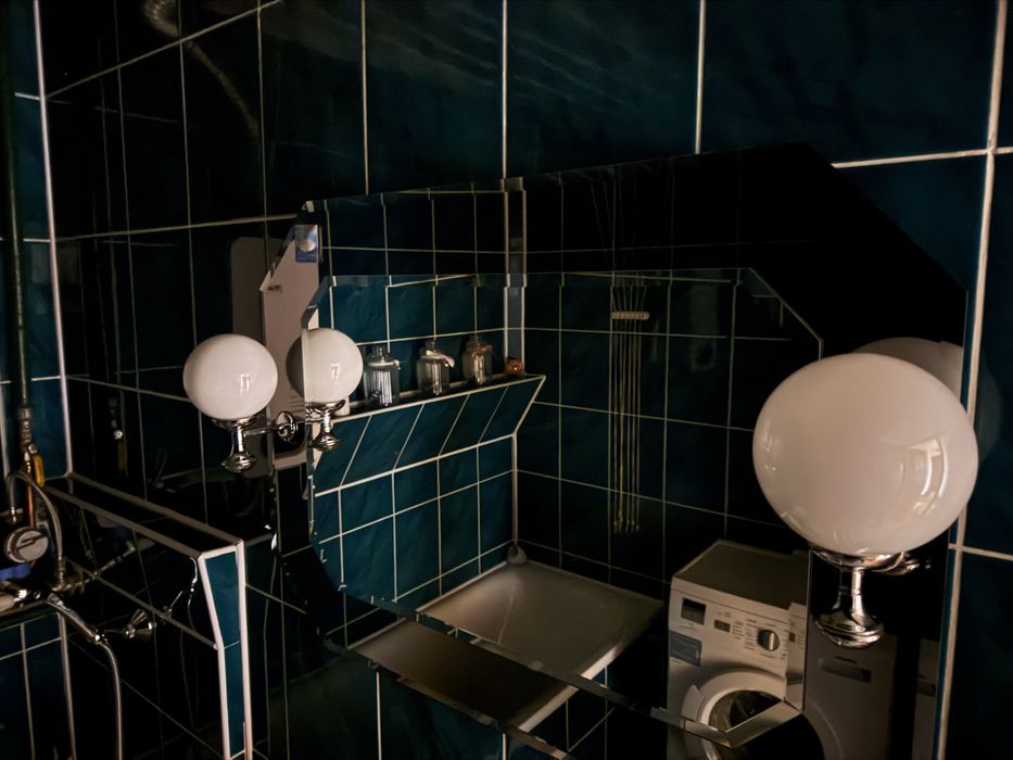 Lustro lazienkowe z lampami