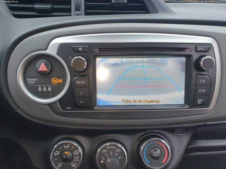 Toyota Yaris 2014 em bom estado