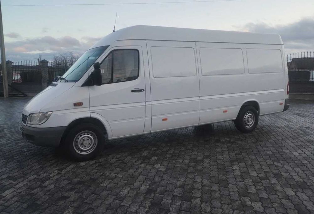 Є ВАНТАЖНИКИ грузоперевозки, вантажні перевезення київ, вантажне таксі