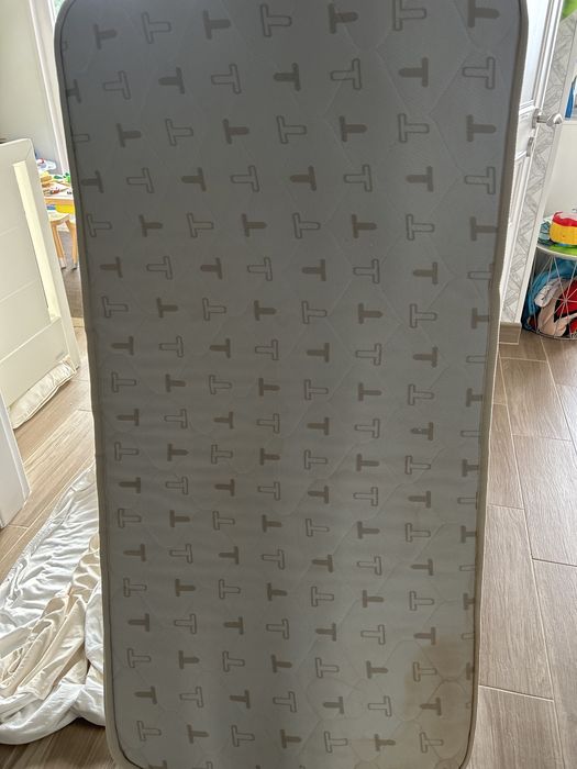 Colchão trama criança