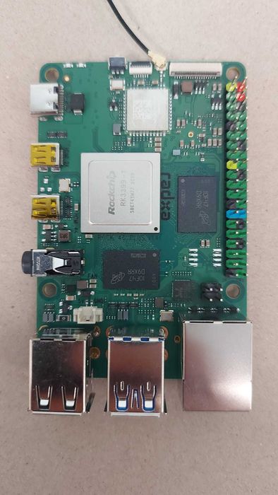 ROCK 4 Model C + 4Gb - Novo (equivalente ao raspberry pi 4 4Gb)