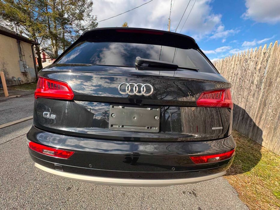 Audi Q5      2020