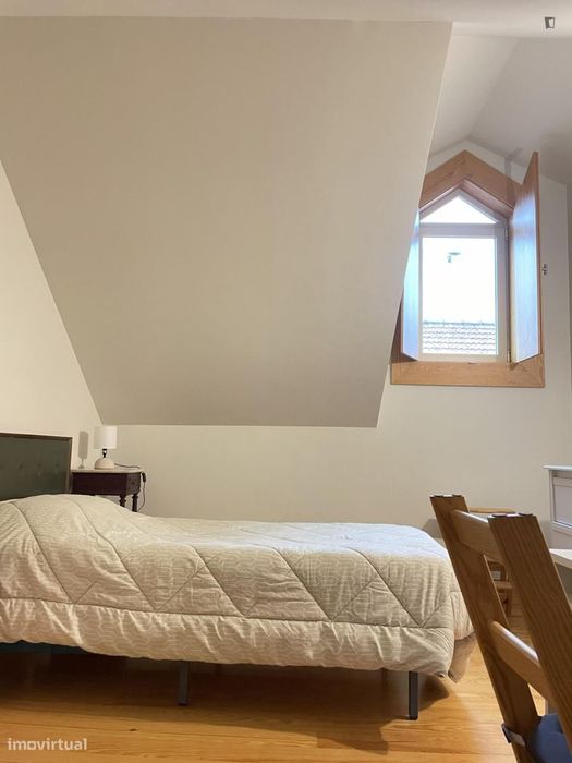Quarto - localizado em Vila nova de gaia