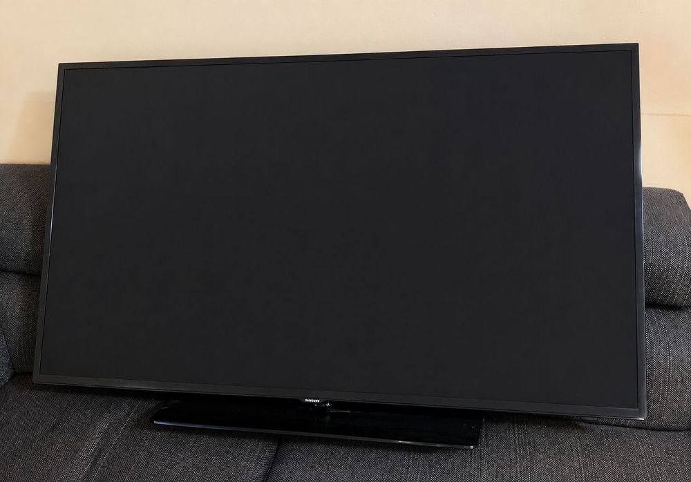 Samsung 48' SmarTV UE48H5203AW  (121 cm)