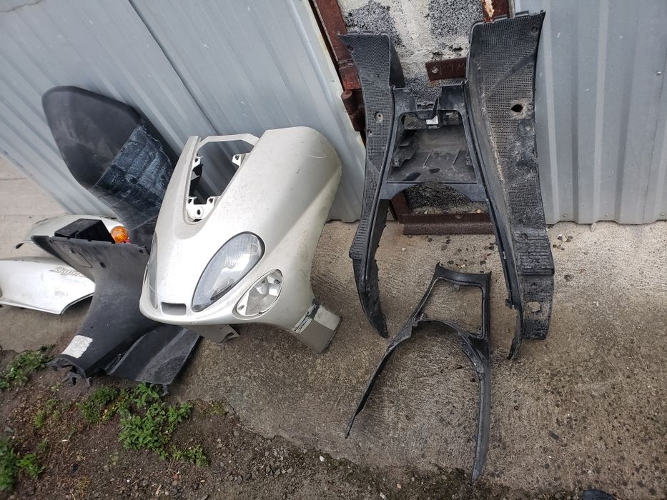 Запчастини розборка скутер Yamaha Majesty 125/150 MBK