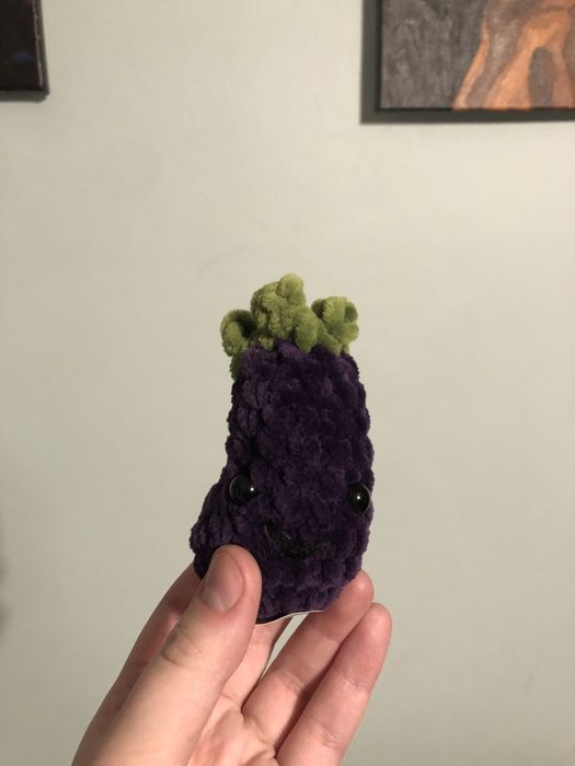Pluszowe warzywo na szydełku - bakłażan