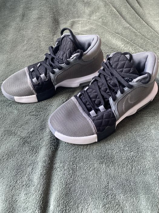 Buty Lebron Witness VIII