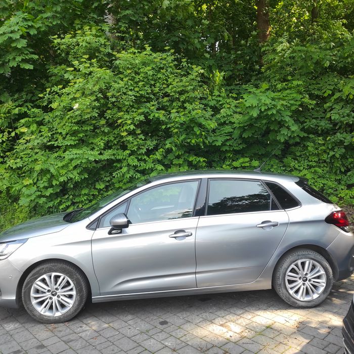 Автомобіль Citroen C4