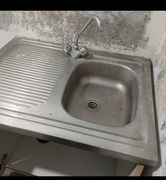 Мойка кухонная с тумбой