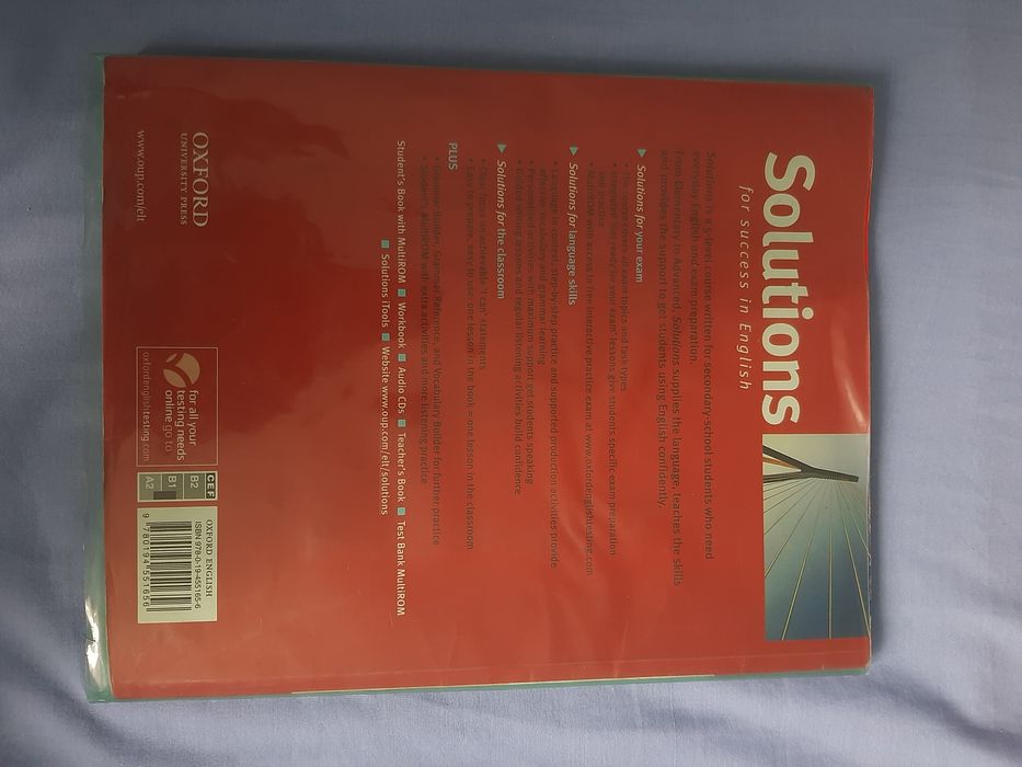 Solutions students book Pre Intermediate(Книжка з анл мови)