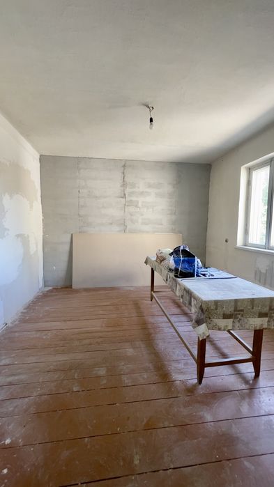 Продається будинок в центрі с.Бродецьке