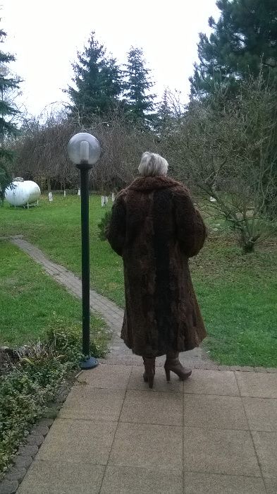 Futro naturalne karakuły łapki
