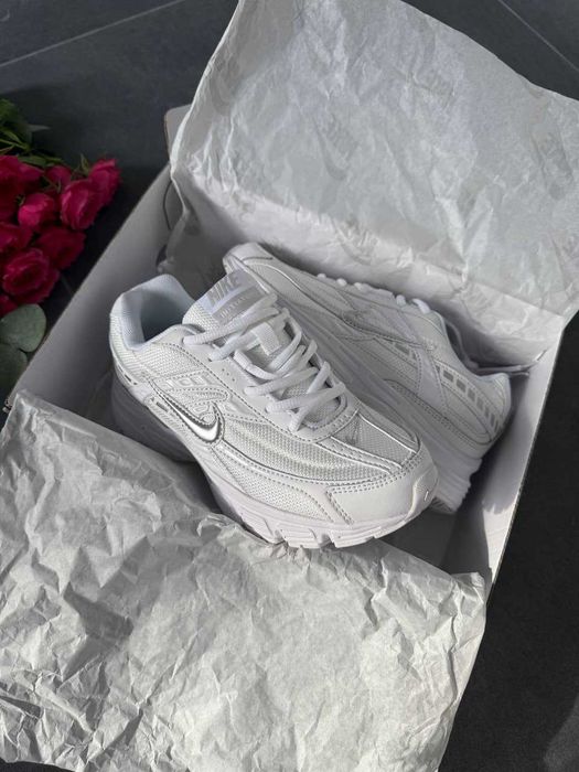 Жіночі кросівки Nike Initiator білі | женские кроссовки Nike Initiator