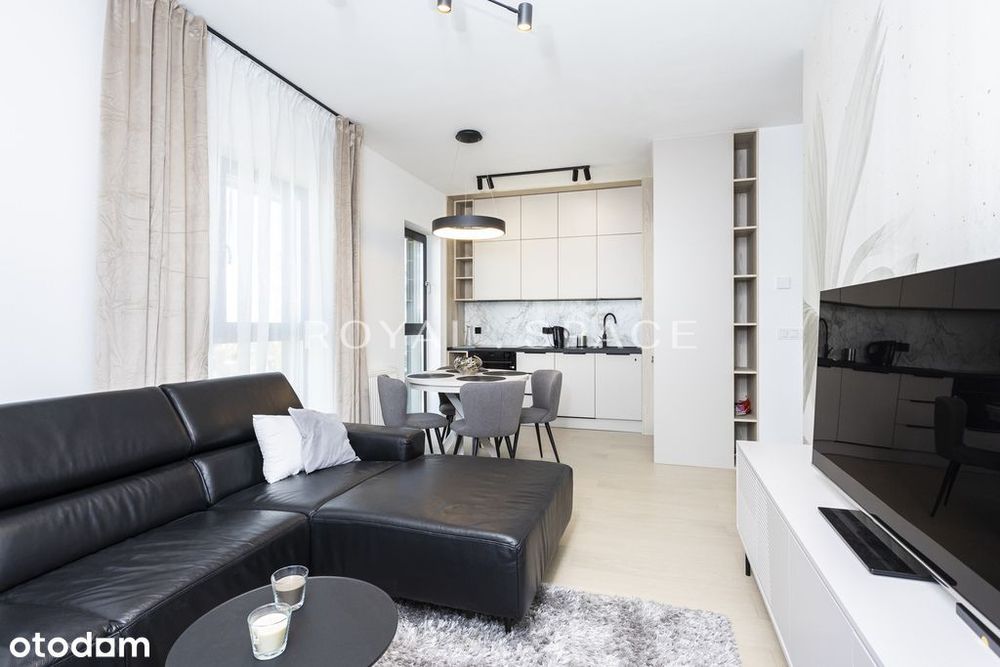 Pierwsza Dzielnica | z balkonem | 8 piętro