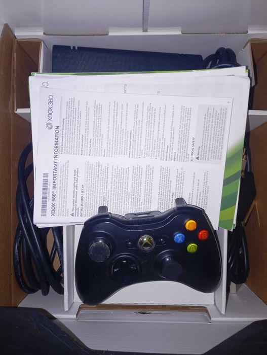 Xbox 360 com caixa