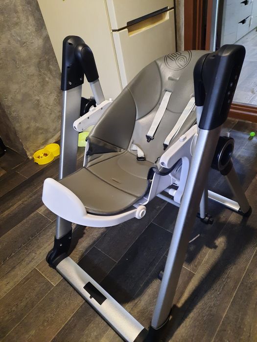 El Camino debut стільчик-качеля.
Стільчик-качелі