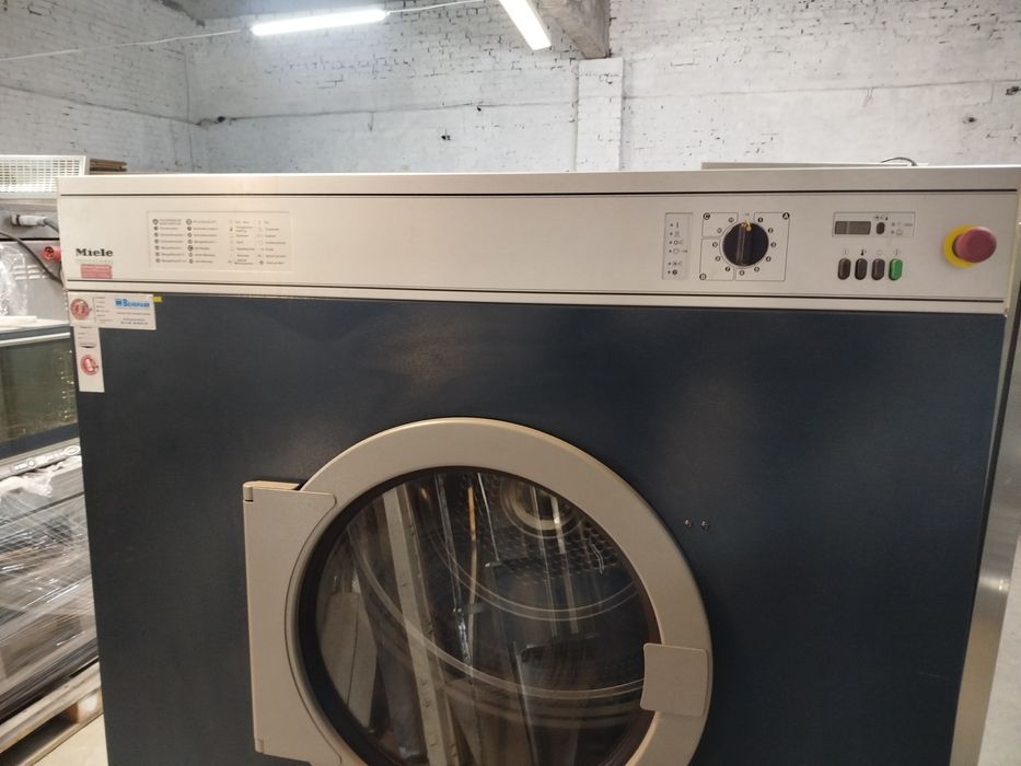 Сушильна промислова професійна машина Miele на 22 кг.