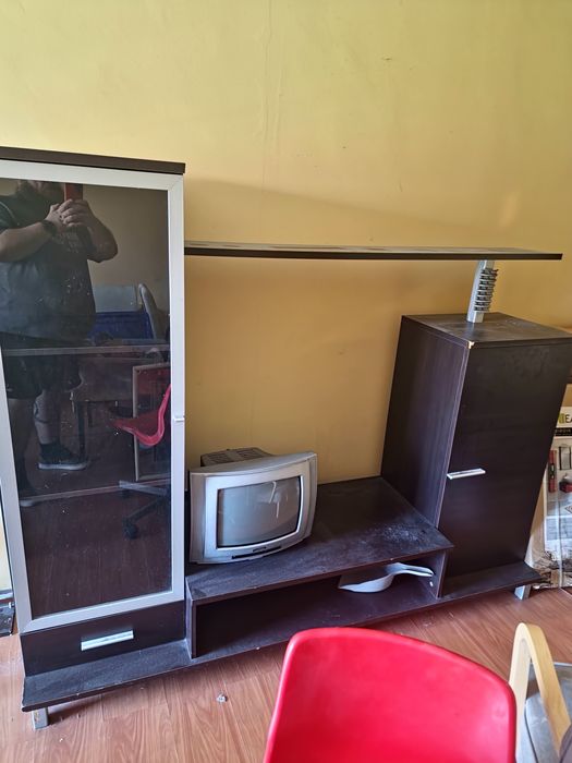 Vários móveis e utensílios para a casa