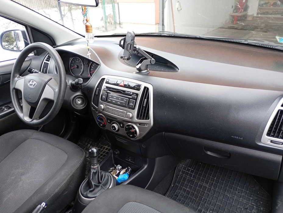Hyundai i20 uszkodzony