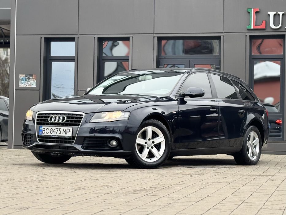 В продажі ауді а4б8