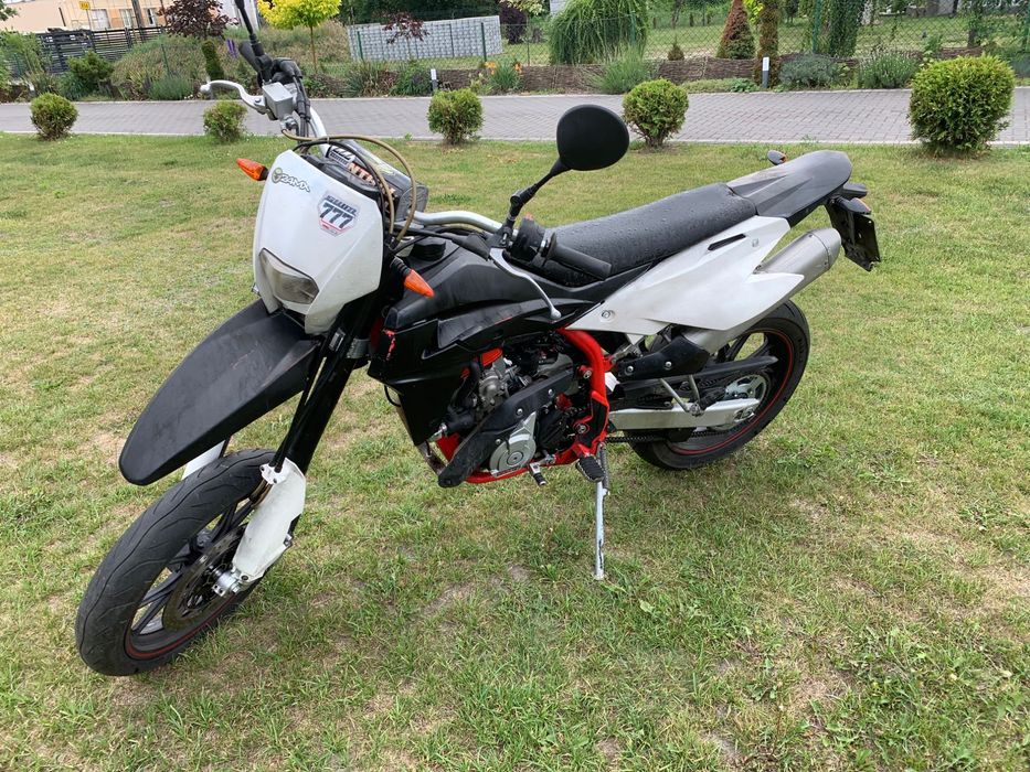 SWM SM 125 supermoto