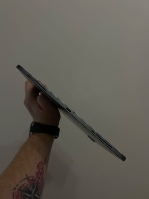 Apple iPad Pro 12.9 Apple pencil Magic Keyboard в стані нового