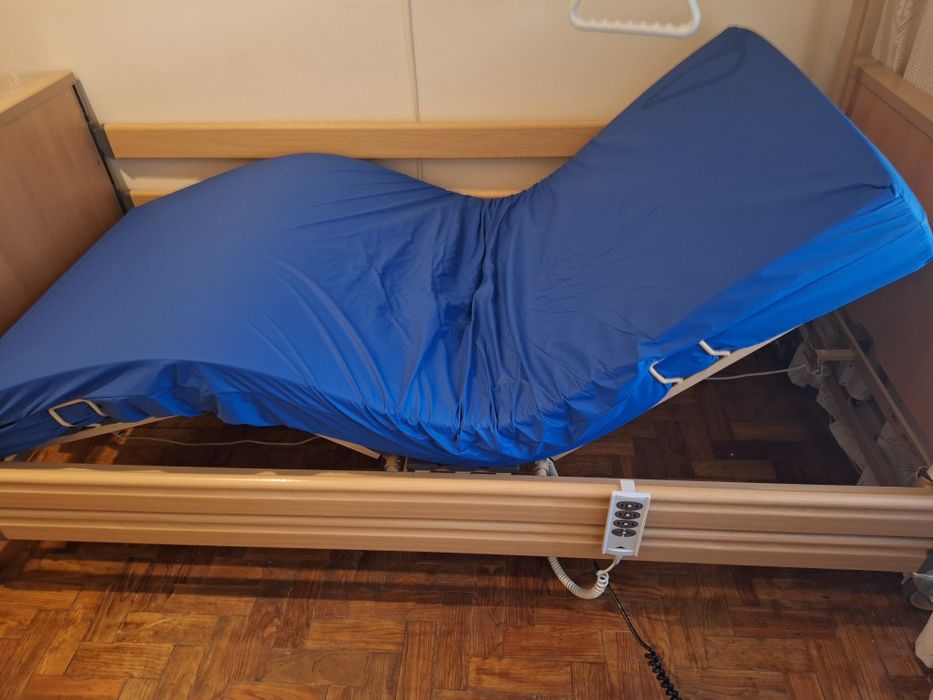 Cama articulada com colchão
