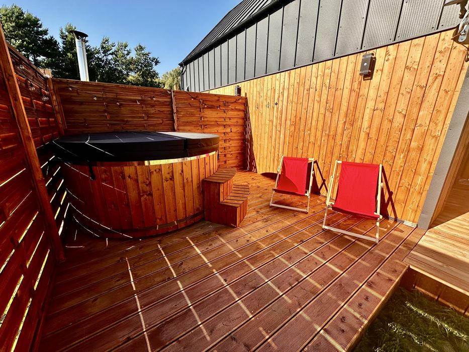 Stodoła Janusz z balią nad jeziorem