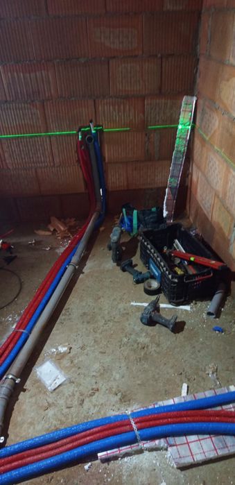 Usługi hydrauliczne hydraulik wod kan montaż grzejników naprawy hydrau