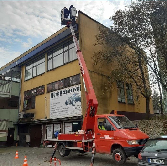 Wynajem podnośnika koszowego z operatorem 115zl/h