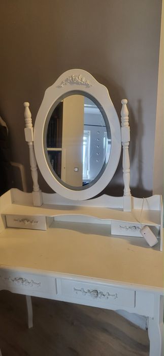 Toaletka z ledem