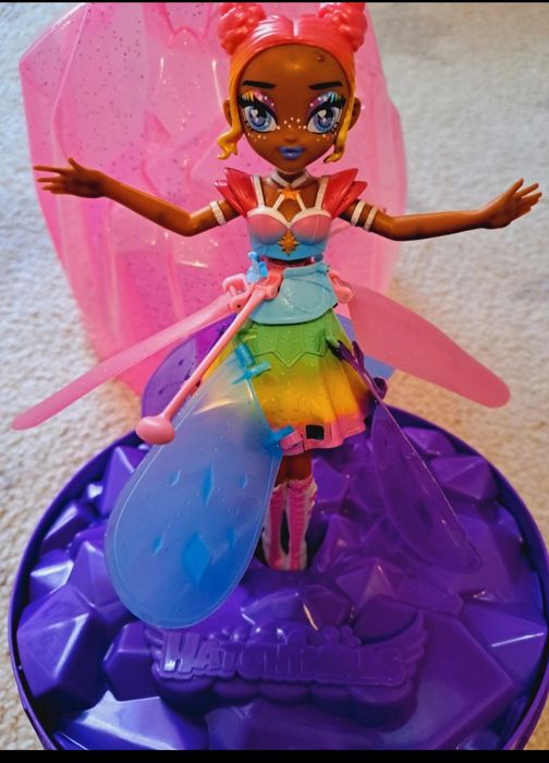 Boneca fairy flyer hatchimals