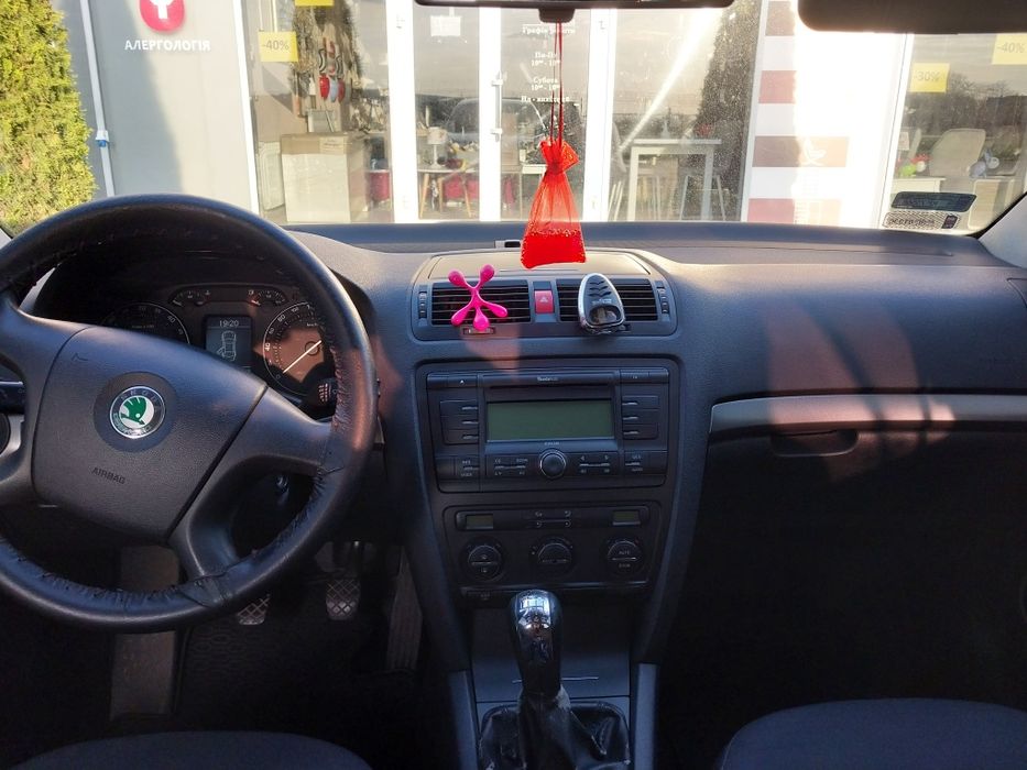 Машина у горпому стані усе зроблено по ходові і двигун